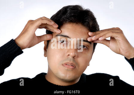 Südasiatische indischen Mann leidet unter Schmerzen voll Kopfschmerzen Herr #628 Stockfoto