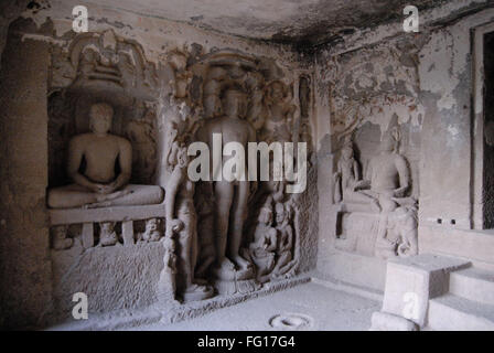 Ruiniert Buddha-Statue in Höhle Nr. 33, Ellora, Bezirk Aurangabad, Maharashtra, Indien Stockfoto