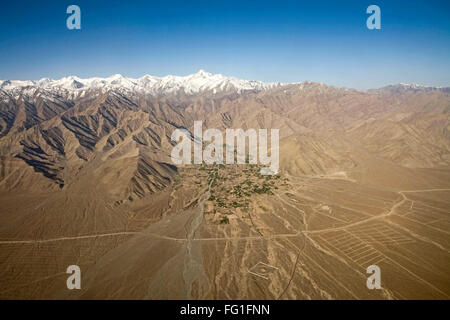 Luftaufnahme von Schnee bedeckt Berge des Himalaya, Ladakh, Jammu und Kaschmir, Indien Stockfoto