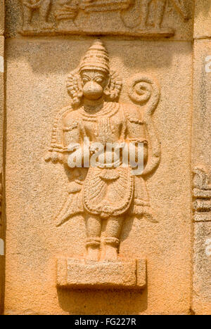 Hanuman Maruti Relief an Wand der Hazara Rama Tempel in Hampi, Karnataka, Indien Stockfoto