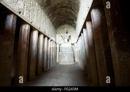 Bedsa Fels geschnitten Höhle Details der Innenausstattung aus der Zeit um 2. Jahrhundert v. Chr., District Pune, Maharashtra, Indien Stockfoto