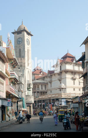 Clock Tower in der Nähe von Swaminarayan Jain-Tempel; Ahmedabad; Gujarat; Indien Stockfoto