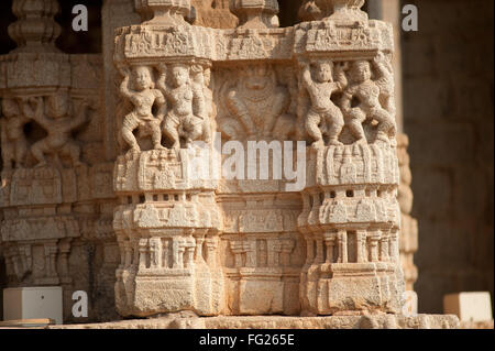 Dekorative Säulen schnitzen Vitthal Tempel; Hampi; Karnataka; Indien Stockfoto