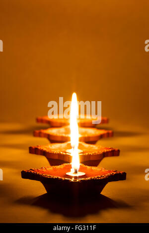 Reihe von Diyas Diwali-fest Stockfoto