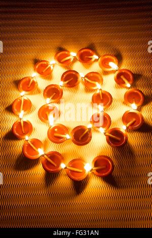 E-Mail-Symbol der Diyas Diwali-fest Stockfoto