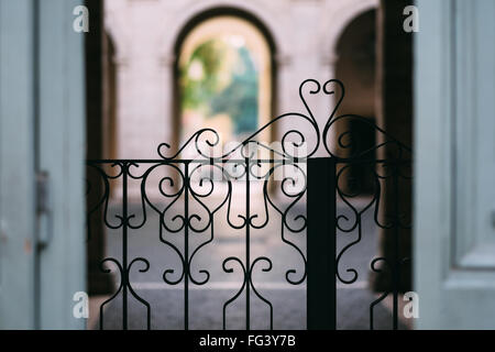 Eine elegante Tor zum Innenhof des Palazzo Spada in Rom, Italien Stockfoto