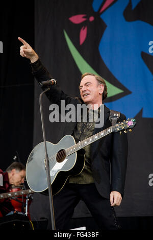 Neil Diamond erklingt auf der Bühne der Pyramide in Glastonbury Festival 2008, Somerset, England, Vereinigtes Königreich. Stockfoto