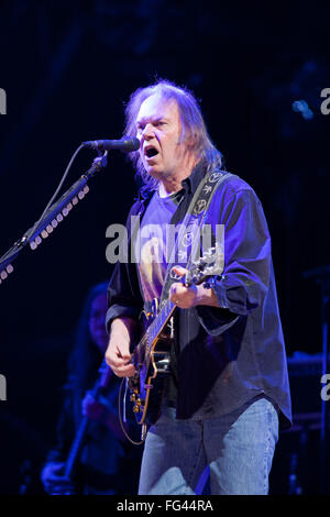 Neil Young auf die Pyramide Bühne, Glastonbury Festival 2009, Somerset, England, Vereinigtes Königreich. Stockfoto