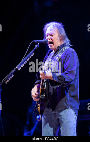 Neil Young auf die Pyramide Bühne, Glastonbury Festival 2009, Somerset, England, Vereinigtes Königreich. Stockfoto