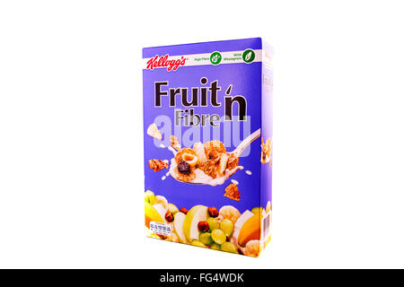 Fruit 'n Fiber Frühstück Müsli Kellogg's Marke Box Box Faser Produkt Ausschnitt geschnitten weißen Hintergrund isoliert, Obst und Faser, Kellogs Fruchtfaser Stockfoto