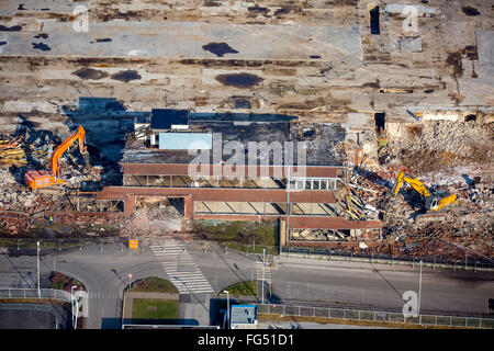 Luftaufnahme, die ehemalige Führungskräfte der großen OPEL-Werk II in Bochum-Langendreer zerrissen ist sein Finale durch zwei Bagger, Bochum Stockfoto