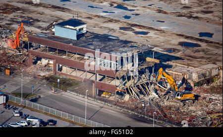 Luftaufnahme, die ehemalige Führungskräfte der großen OPEL-Werk II in Bochum-Langendreer zerrissen ist sein Finale durch zwei Bagger, Bochum Stockfoto