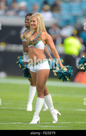 Jacksonville, FL, USA. 9. Dezember 2012. Jacksonville Jaguars Cheerleader bei einem NFL-Spiel gegen die New York Jets im EverBank Field am 9. Dezember 2012 in Jacksonville, Florida. Die Jets gewann 17-10.ZUMA Presse/Scott A. Miller. © Scott A. Miller/ZUMA Draht/Alamy Live-Nachrichten Stockfoto