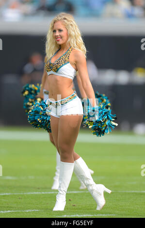 Jacksonville, FL, USA. 9. Dezember 2012. Jacksonville Jaguars Cheerleader bei einem NFL-Spiel gegen die New York Jets im EverBank Field am 9. Dezember 2012 in Jacksonville, Florida. Die Jets gewann 17-10.ZUMA Presse/Scott A. Miller. © Scott A. Miller/ZUMA Draht/Alamy Live-Nachrichten Stockfoto