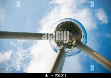 Brüssel, Belgien - 11. Juli 2015: Teil des Denkmals Atomium, ein Gebäude in Brüssel, die ursprünglich gebaut für die Expo 58, die Stockfoto