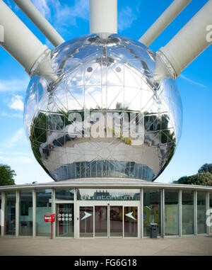 Brüssel, Belgien - 11. Juli 2015: Das Atomium Denkmal, errichtet ein Gebäude in Brüssel ursprünglich für die Expo 58, die 1958 Bru Stockfoto