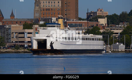 Cross-Sound verlässt Fähre New London Connecticut für Orient Point Long Island. Stockfoto