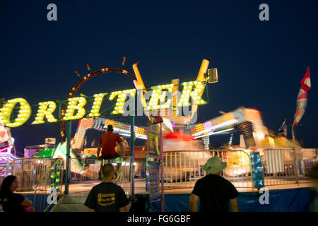 Hutchinson, Kansas, USA, 12. September 2015 Karneval Fahrten auf der Midway an der Kansas State Fair.  Bildnachweis: Mark Reinstein Stockfoto