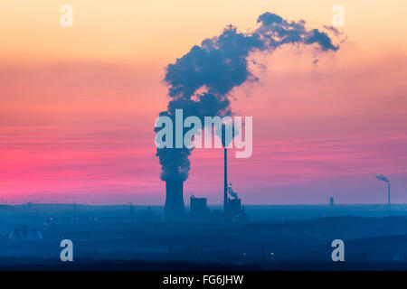 Walsum Kohlekraftwerk, betrieben von STEAG, Block 9 und 10, in Duisburg, Deutschland, Sonnenuntergang, Stockfoto