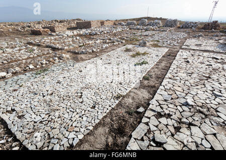 Scherben von gebrochenen Lehmboden in einer Ausgrabung; Laodicea, Türkei Stockfoto