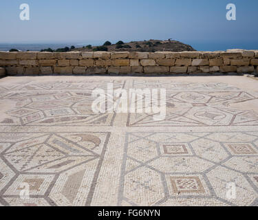 Mosaik-Fußböden auf der UNESCO-Weltkulturerbe von Curium in Cuprus Stockfoto