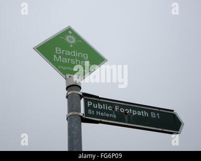 Ein öffentlicher Fußweg Schild am Brading Sümpfe, Isle Of Wight Stockfoto