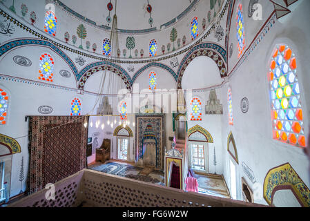 Mihrab und Minbar in berühmten Koski Mehmed Pascha-Moschee in der Stadt Mostar, Bosnien und Herzegowina Stockfoto