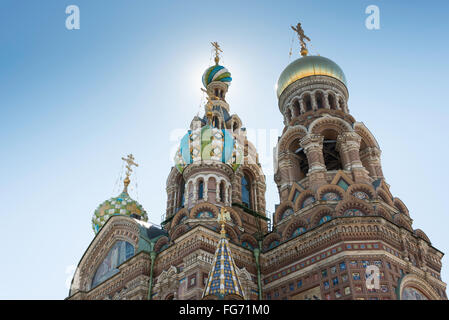 Die Kirche des Retters auf Blut vom Gribojedow-Kanal Embankment, Sankt Petersburg, nordwestliche Region, Russland Stockfoto