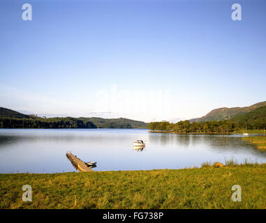 Ufer des Loch Ard in Loch Lomond und Trossachs National Park, Bezirk Stirling, Schottland, Vereinigtes Königreich Stockfoto