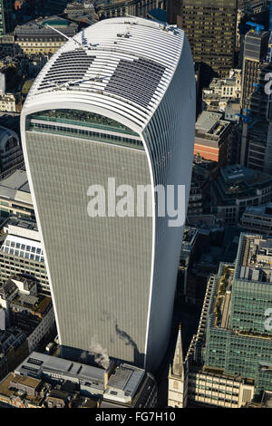 Eine Luftaufnahme von 20 Fenchurch Street, allgemein bekannt als das Walkie Talkie-Gebäude Stockfoto