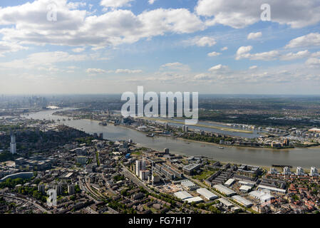 Eine Luftaufnahme von London, auf der Suche von Woolwich in Richtung Flughafen und der City of London Stockfoto