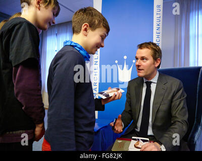 Märchenhafte Lesung mit FM Daniel Bahr Stockfoto