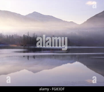 Ardverkie Haus in der BBC-Serie "Monarch of the Glen" am Ufer des Loch Laggan, Hochland aus betrachtet Stockfoto