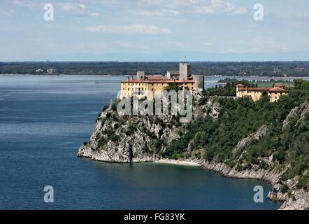 Geographie/Reisen, Italien, Friaul, Duino, das Schloss von Duino, Rilke Trail, Additional-Rights - Clearance-Info - Not-Available Stockfoto