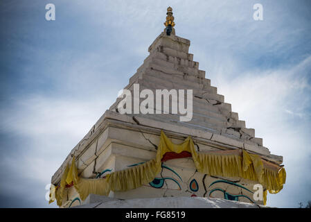 Namche Bazar, Nepal. 18. Februar 2016. Die Everest und Khumbu-Region ist mit Fug und Recht das berühmteste aller Trekking- und Mountainbike-Regionen. Befindet sich in Ost-Nepal, bietet die Everest-Region ein breites Spektrum für viele Touristen erlebt. Tourismus ist von großer Bedeutung für das Wohlbefinden der Menschen in der Region zu sein, wie es Arbeitsplätze bringt und Menschen können Löhne verdienen anerkannt. Bildnachweis: Velar Grant/ZUMA Draht/Alamy Live-Nachrichten Stockfoto