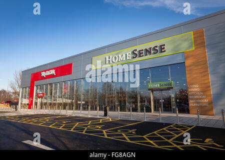 Nach Hause Sinn und TK Maxx Filiale in Hedge-Ende, Hampshire Stockfoto