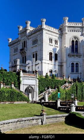 Geographie/Reisen, Italien, Friaul, Triest und Schloss Miramare, gebaut: insges. von Carl Junker, Additional-Rights - Clearance-Info - Not-Available Stockfoto