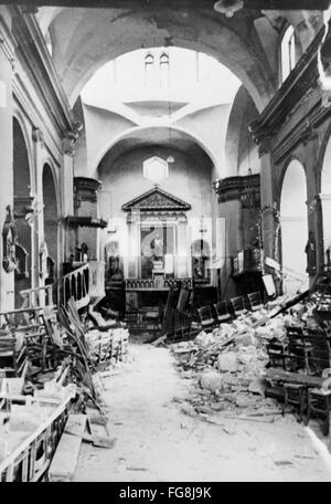 Das Bild der Nazi-Propaganda! Abbildung zerstörter Kirchen in Sfax, Tunesien, veröffentlicht am 9. März 1943. Fotoarchiv für Zeitgeschichte Stockfoto
