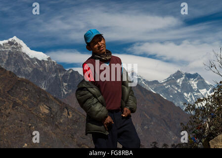 Namche Bazar, Nepal. 18. Februar 2016. Die Everest und Khumbu-Region ist mit Fug und Recht das berühmteste aller Trekking- und Mountainbike-Regionen. Befindet sich in Ost-Nepal, bietet die Everest-Region ein breites Spektrum für viele Touristen erlebt. Tourismus ist von großer Bedeutung für das Wohlbefinden der Menschen in der Region zu sein, wie es Arbeitsplätze bringt und Menschen können Löhne verdienen anerkannt. Bildnachweis: Velar Grant/ZUMA Draht/Alamy Live-Nachrichten Stockfoto