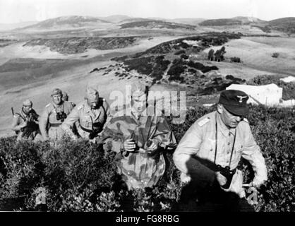 Das Nazi-Propagandafilm zeigt Soldaten der deutschen Wehrmacht in Tunesien. Das Foto wurde im Februar 1943 herausgegeben. Fotoarchiv für Zeitgeschichte - KEIN KABELDIENST - Stockfoto