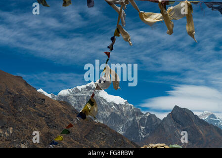 Namche Bazar, Nepal. 18. Februar 2016. Die Everest und Khumbu-Region ist mit Fug und Recht das berühmteste aller Trekking- und Mountainbike-Regionen. Befindet sich in Ost-Nepal, bietet die Everest-Region ein breites Spektrum für viele Touristen erlebt. Tourismus ist von großer Bedeutung für das Wohlbefinden der Menschen in der Region zu sein, wie es Arbeitsplätze bringt und Menschen können Löhne verdienen anerkannt. Bildnachweis: Velar Grant/ZUMA Draht/Alamy Live-Nachrichten Stockfoto