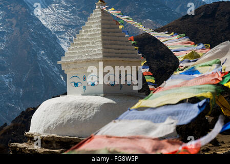 Namche Bazar, Nepal. 18. Februar 2016. Die Everest und Khumbu-Region ist mit Fug und Recht das berühmteste aller Trekking- und Mountainbike-Regionen. Befindet sich in Ost-Nepal, bietet die Everest-Region ein breites Spektrum für viele Touristen erlebt. Tourismus ist von großer Bedeutung für das Wohlbefinden der Menschen in der Region zu sein, wie es Arbeitsplätze bringt und Menschen können Löhne verdienen anerkannt. Bildnachweis: Velar Grant/ZUMA Draht/Alamy Live-Nachrichten Stockfoto