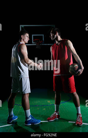 Basketball-Spieler in Aktion Stockfoto