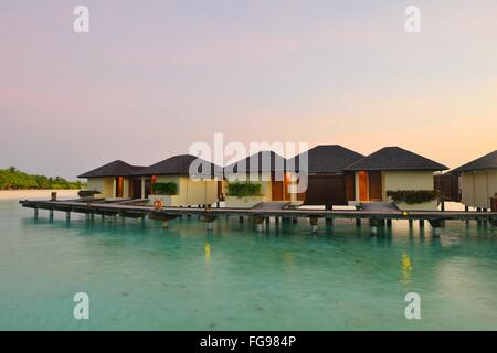 tropischen Heimat Wasservillen Stockfoto