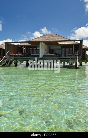tropischen Heimat Wasservillen Stockfoto