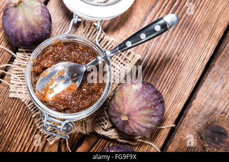 Feigen Marmelade in ein Glas (detaillierte Nahaufnahme erschossen) Stockfoto