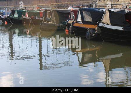 Regent es Canal in London Borough Camden, die durch London läuft Stockfoto
