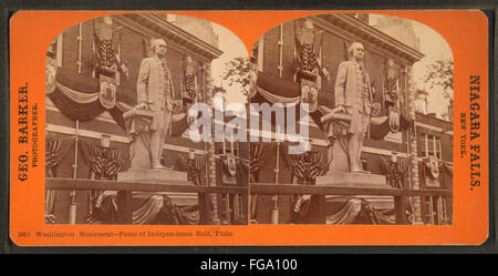 Dieses Vintage-Foto, aufgenommen von George Barker, zeigt das Washington Monument im Vordergrund mit der Independence Hall in Philadelphia. Das Bild fängt einen historischen Moment aus dem späten 19. Jahrhundert ein und spiegelt wichtige amerikanische Wahrzeichen wider. Stockfoto