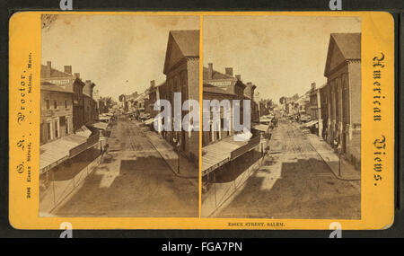 Dieses Foto von G.K. Proctor zeigt die Essex Street in Salem und zeigt die Architektur der Straße und den Charakter des historischen Viertels. Stockfoto