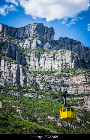 Luftseilbahn, Benediktiner-Abtei Santa Maria de Montserrat am Berg Montserrat in Monistrol de Montserrat, Spanien Stockfoto